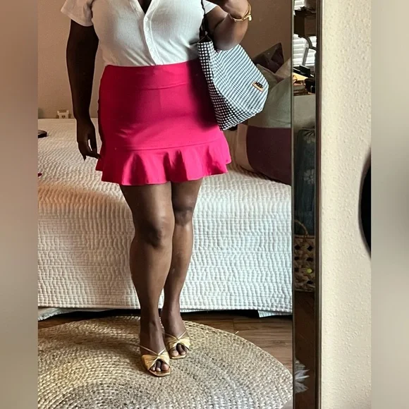 Tommy Bahama Hot Pink Golf Skort / Mini Skirt with Shorts - Size Large Skirt - Picture 8 of 8